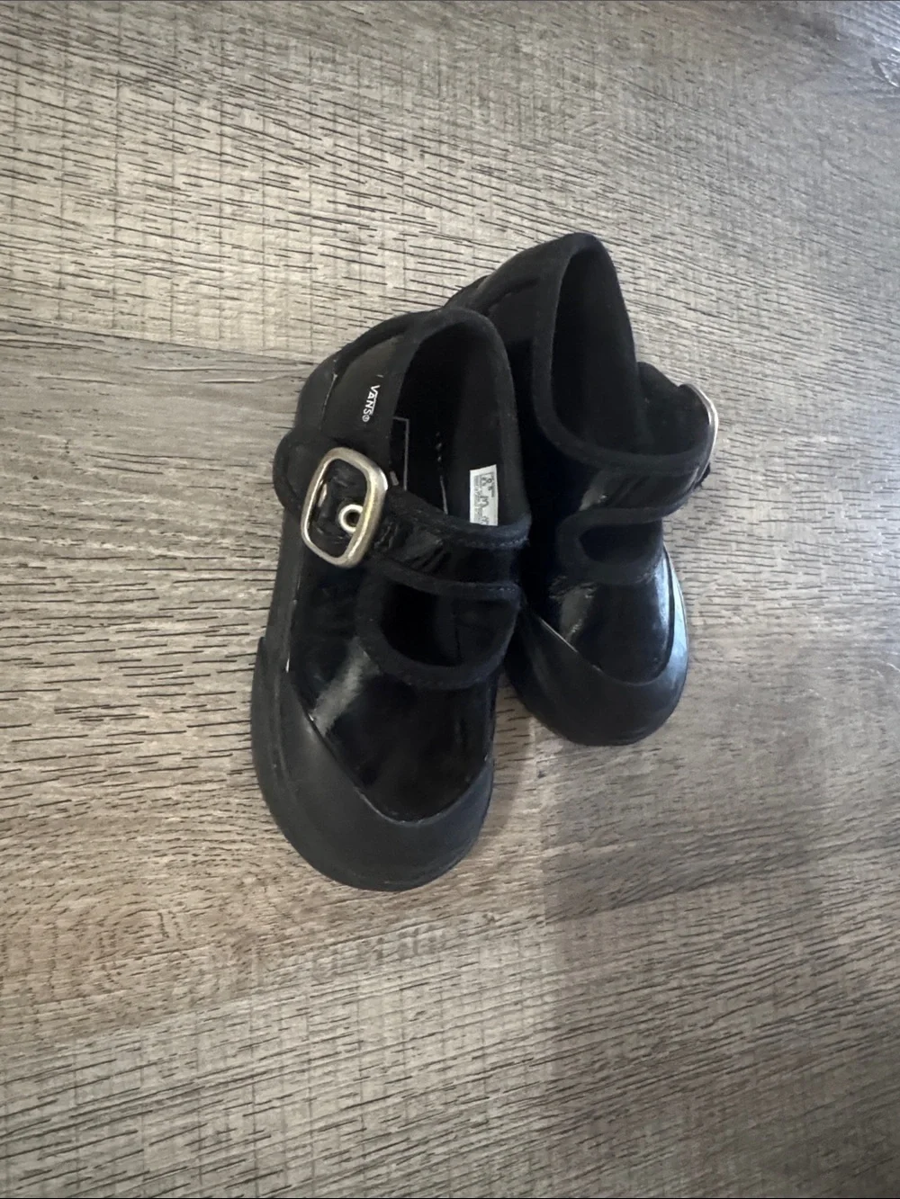 Vans shiny black